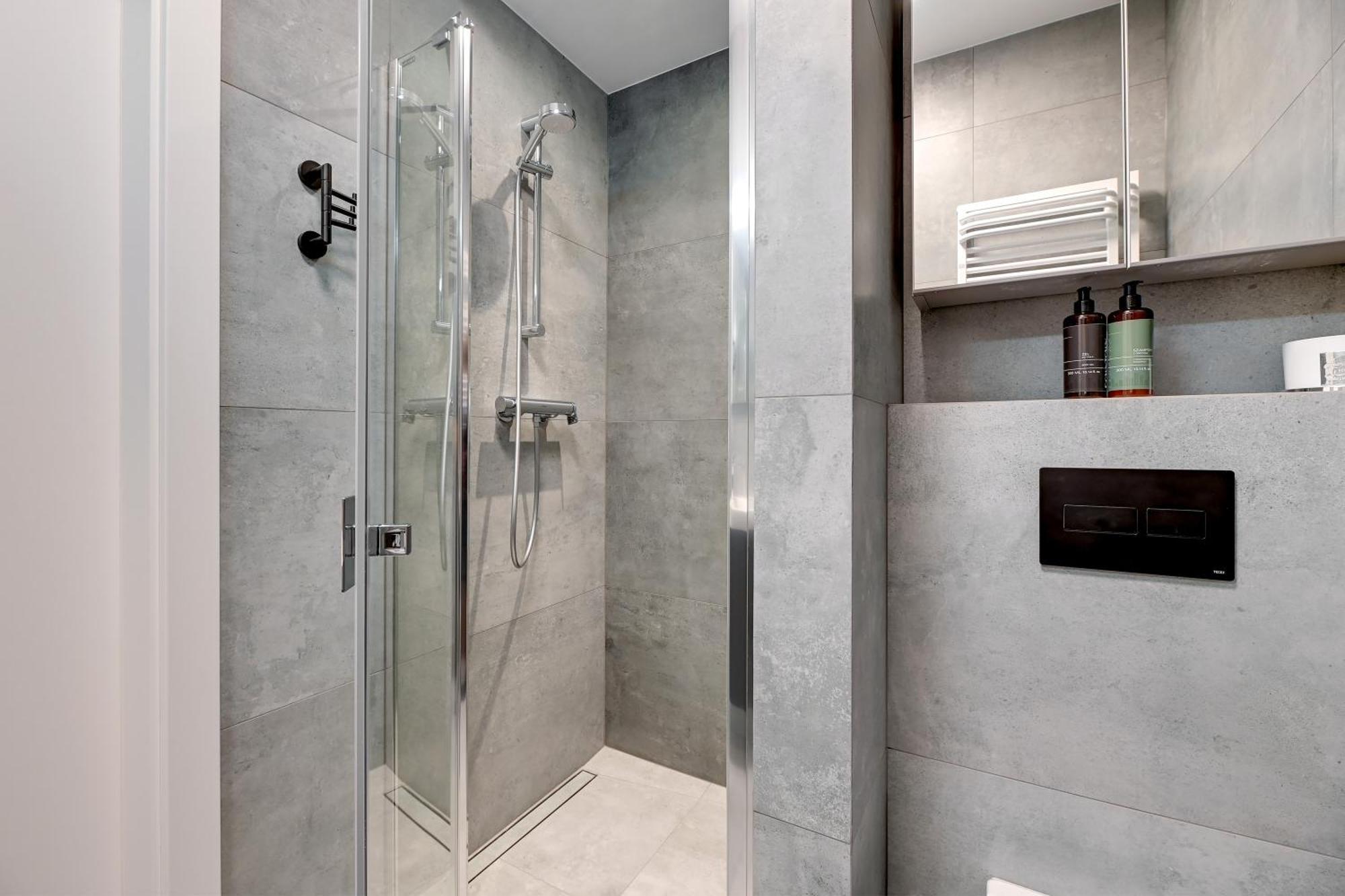Doki Living & Foodhall By Downtown Apartments Gdansk Room photo