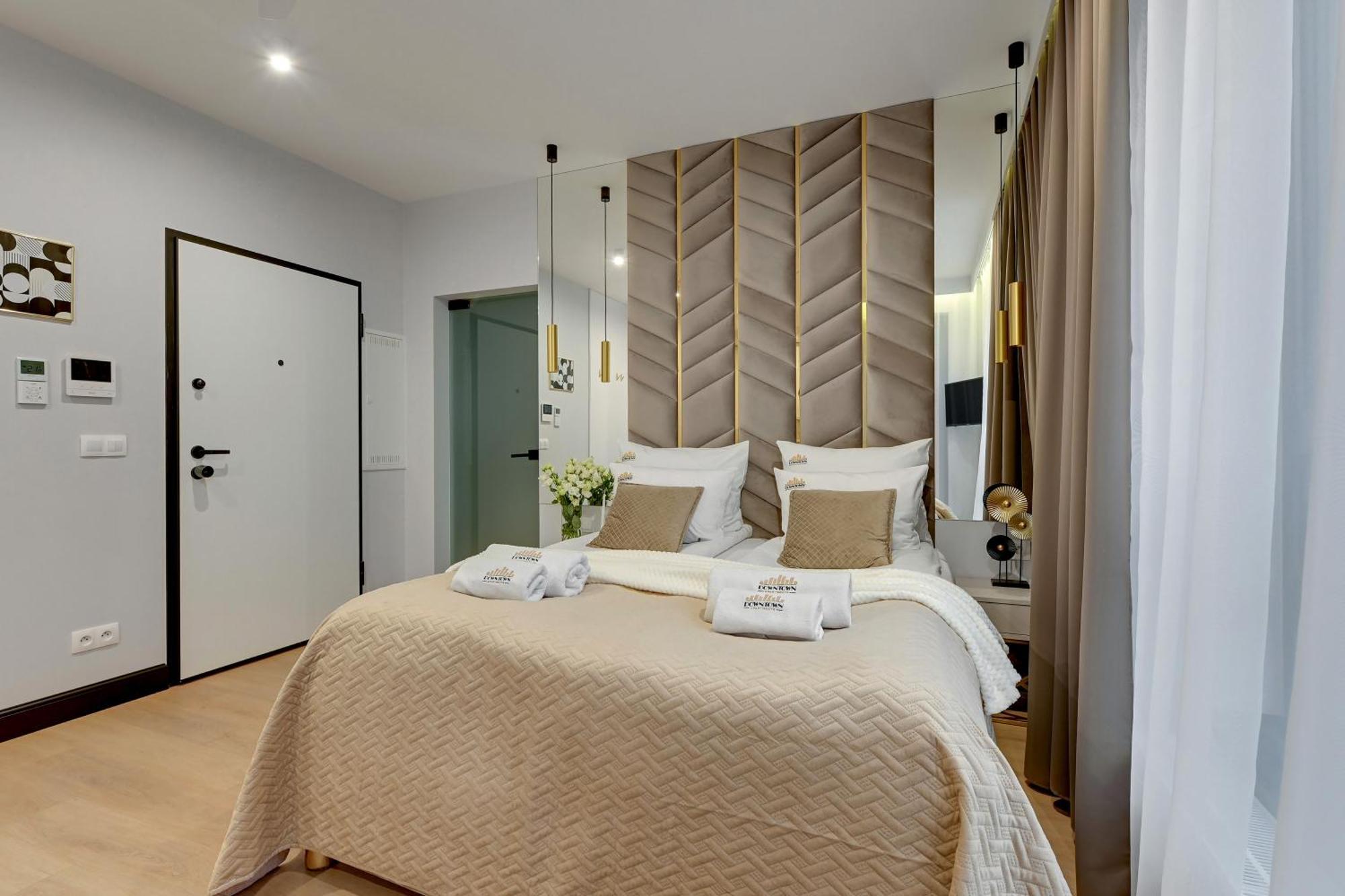 Doki Living & Foodhall By Downtown Apartments Gdansk Exterior photo